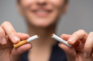 Ученые выяснили, как курение связано с переломами
