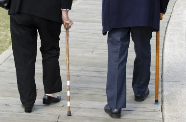 Остеопороз. Как пожилым людям твердо стоять на ногах